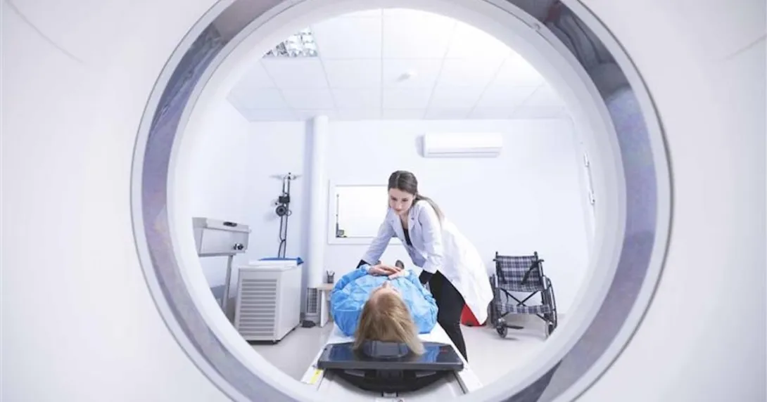 Cancer patient receiving modern treatment Cancer patient receiving modern treatment